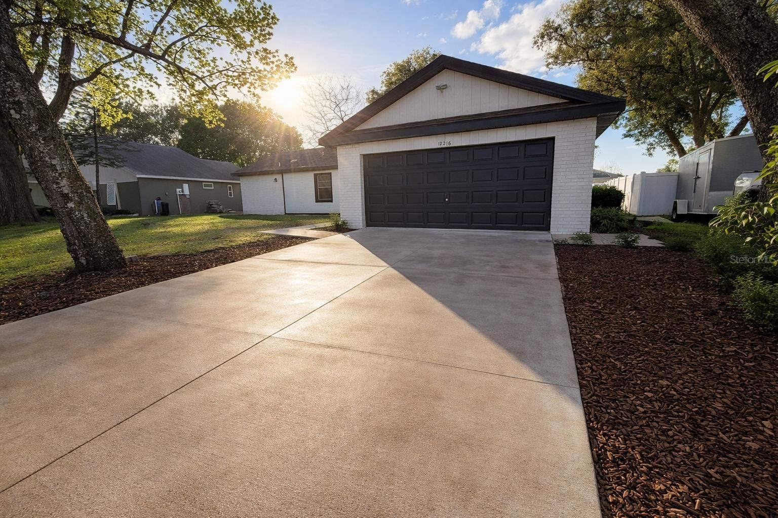 Single Family Residence in ORLANDO, FL - Daniel Dourado