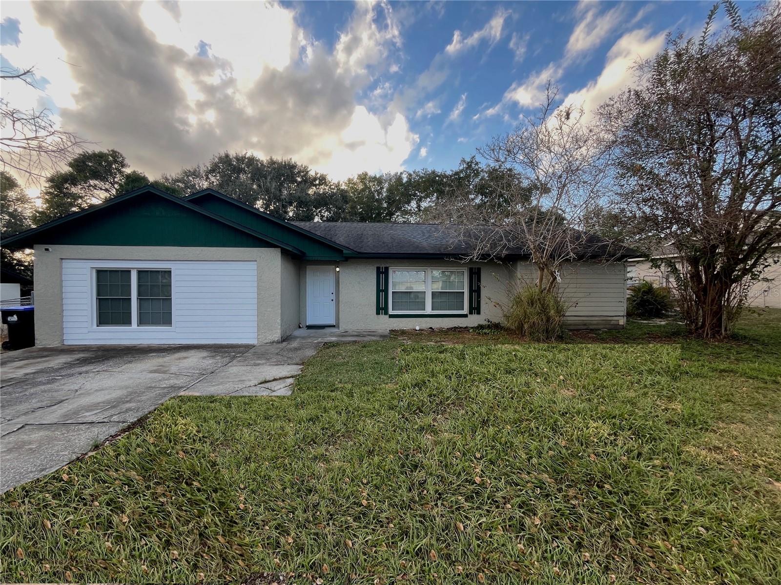 Single Family Residence in ORLANDO, FL - Daniel Dourado