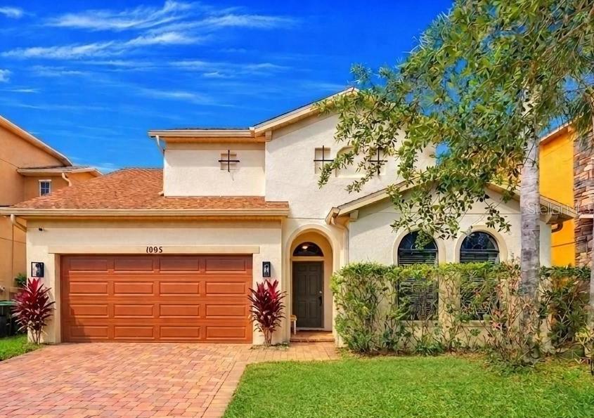 Single Family Residence in ORLANDO, FL - Daniel Dourado