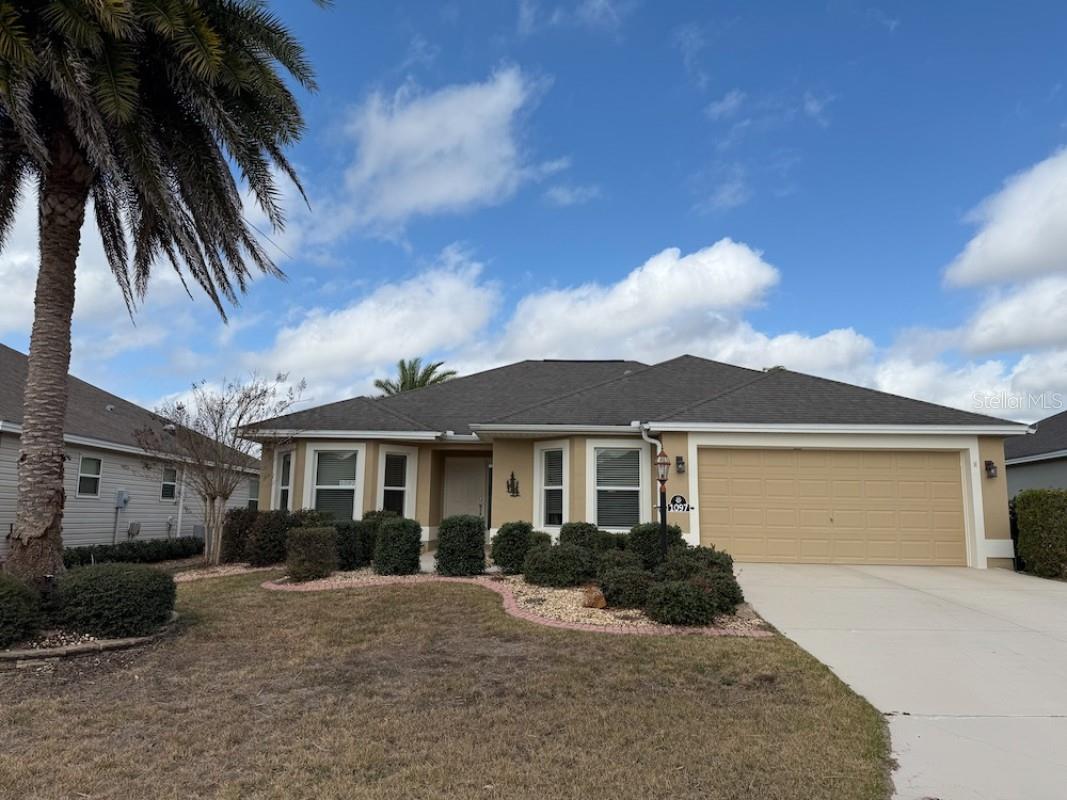 Single Family Residence in THE VILLAGES, FL - Daniel Dourado