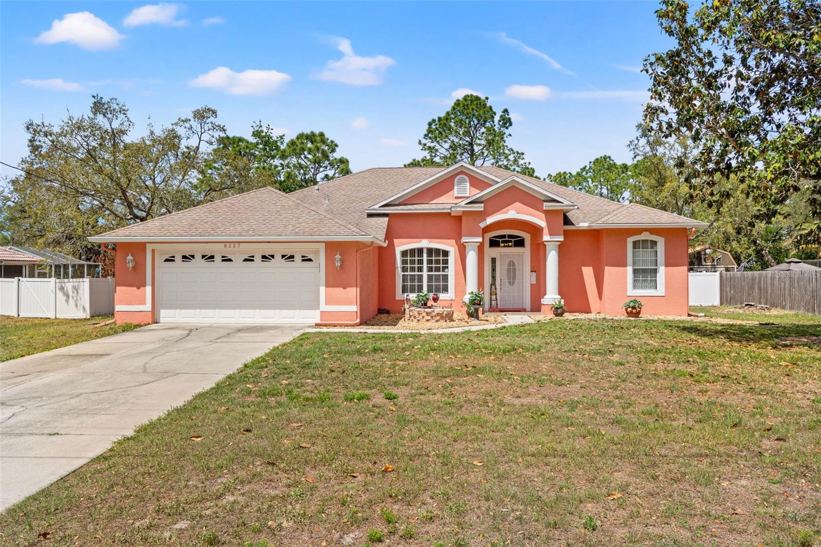Single Family Residence em SPRING HILL, FL - Daniel Dourado