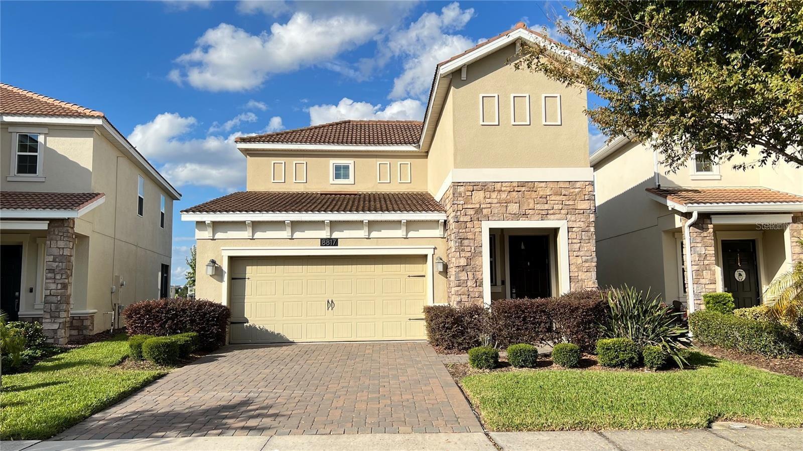Single Family Residence in DAVENPORT, FL - Daniel Dourado