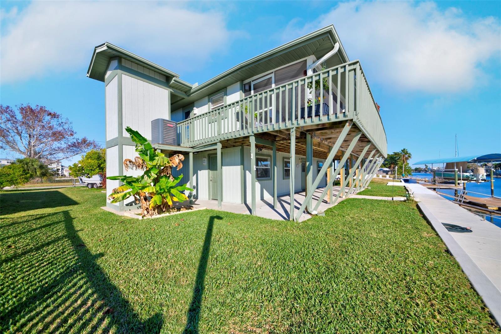 Single Family Residence in HERNANDO BEACH, FL - Daniel Dourado