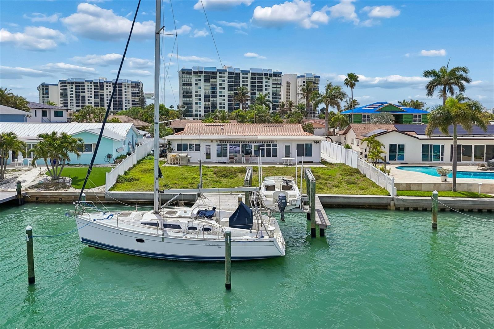 Single Family Residence em TREASURE ISLAND, FL - Daniel Dourado