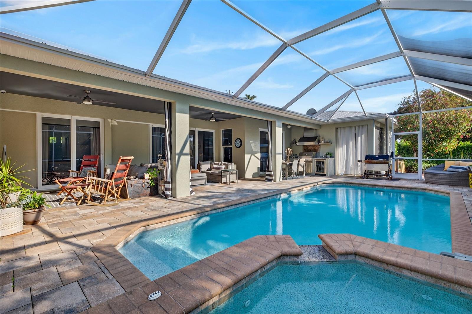 Single Family Residence em FORT MYERS, FL - Daniel Dourado