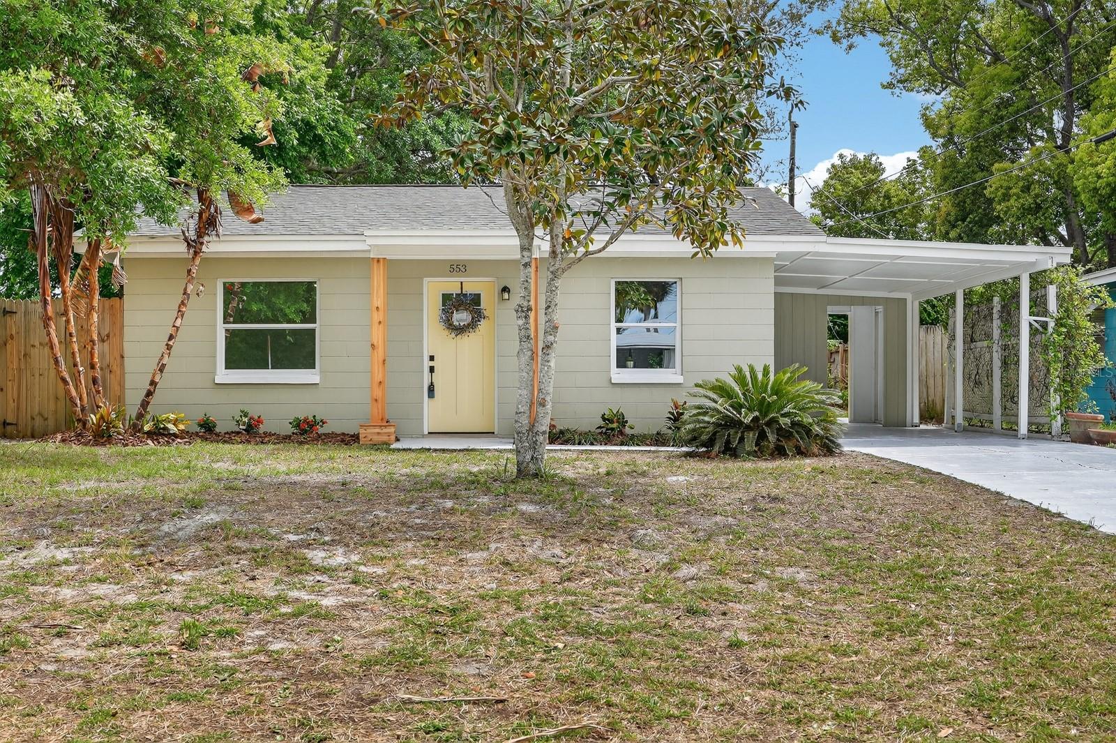 Single Family Residence em SOUTH DAYTONA, FL - Daniel Dourado