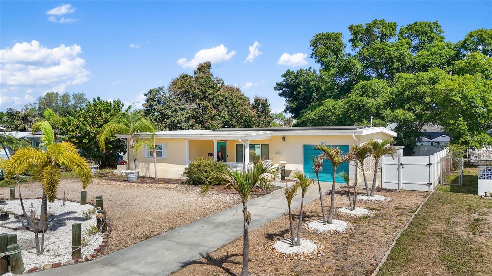 Single Family Residence em ST PETERSBURG, FL - Daniel Dourado