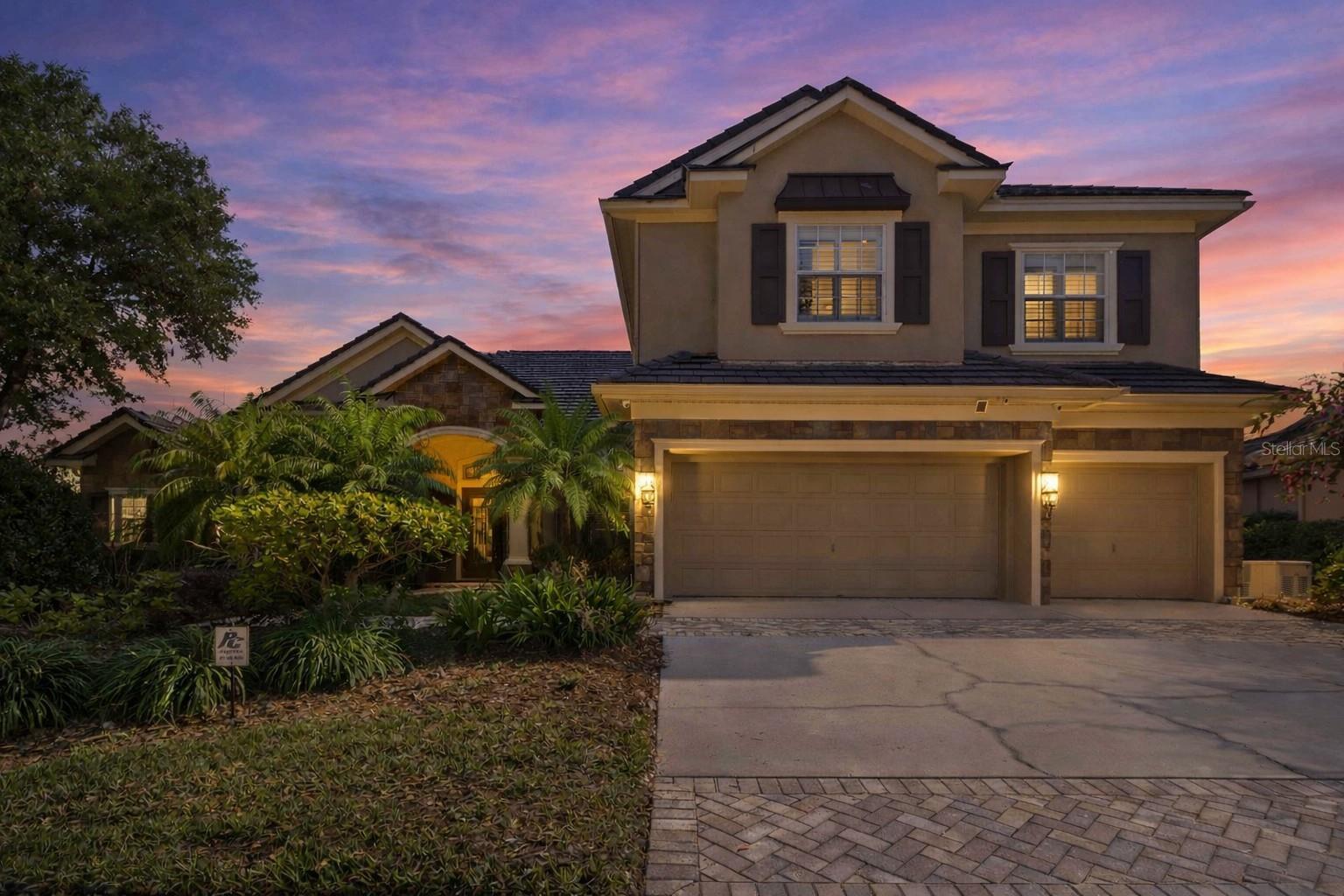 Single Family Residence in LITHIA, FL - Daniel Dourado