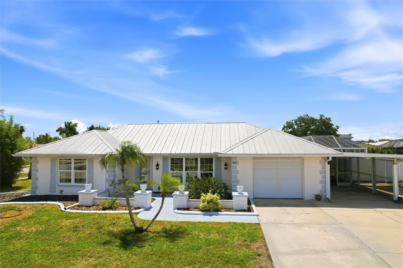 Single Family Residence in PORT CHARLOTTE, FL - Daniel Dourado