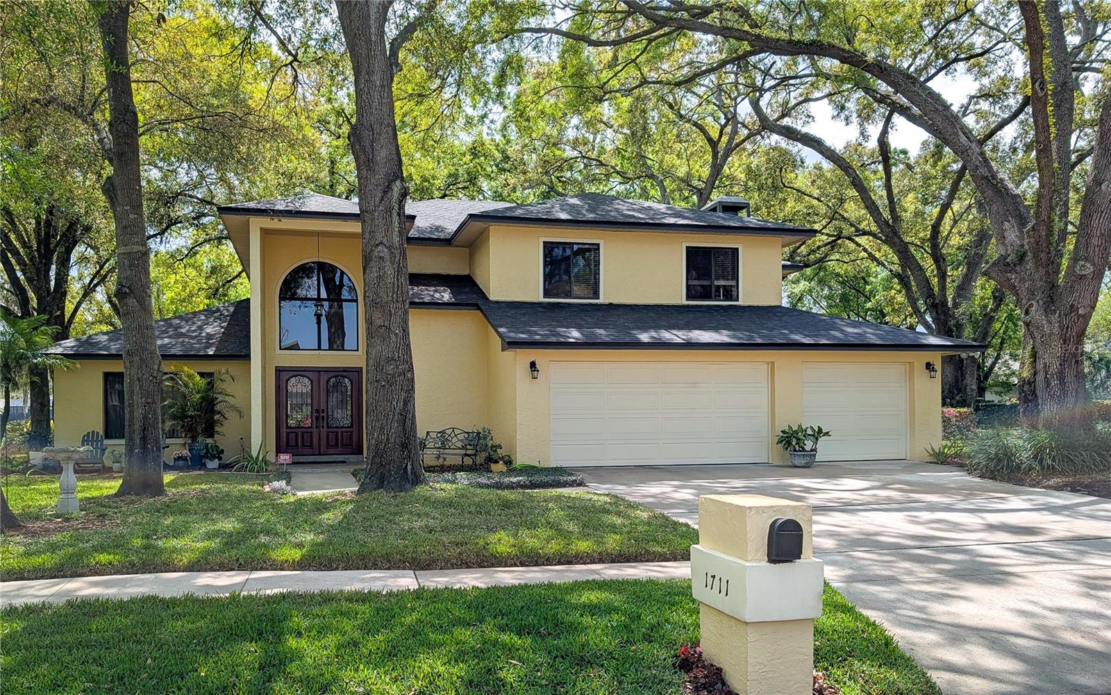 Single Family Residence in TAMPA, FL - Daniel Dourado