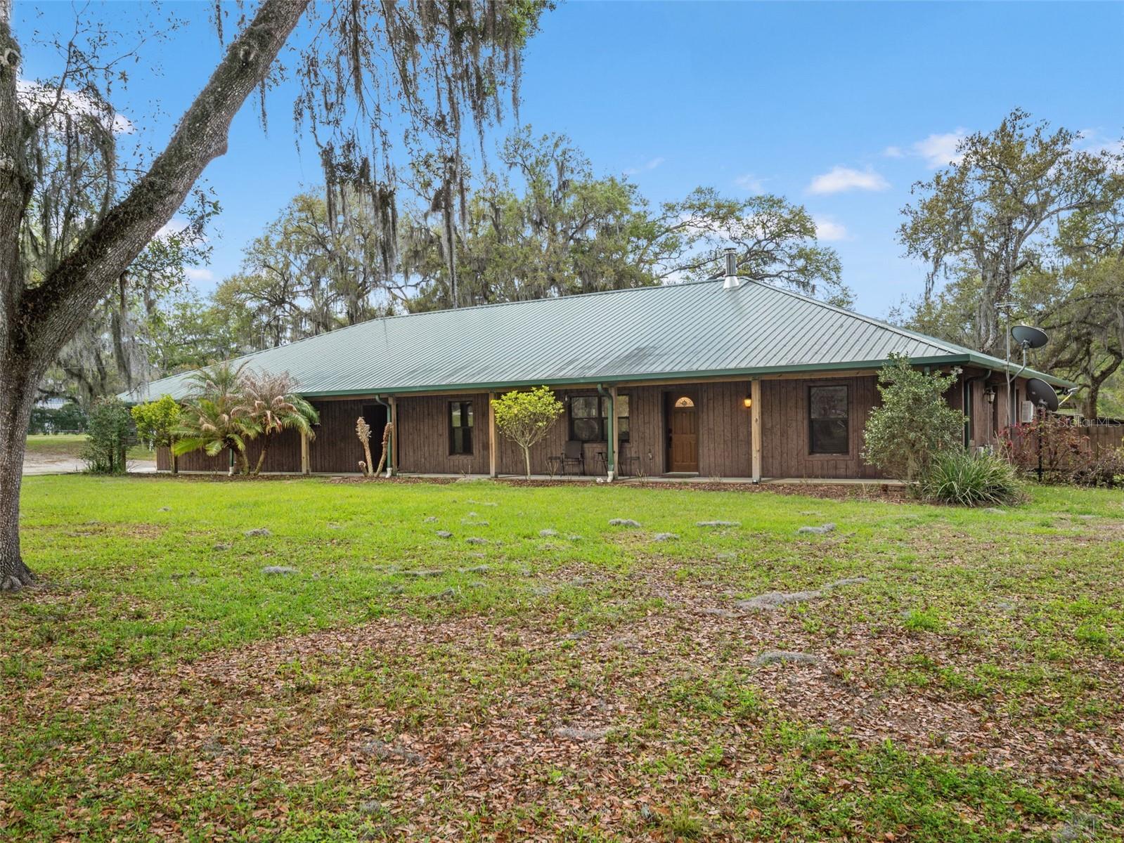 Single Family Residence in BROOKSVILLE, FL - Daniel Dourado