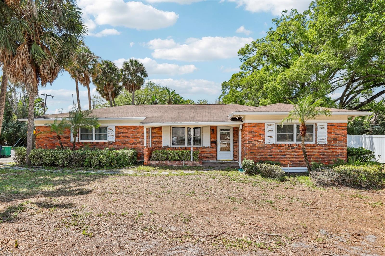 Single Family Residence in TAMPA, FL - Daniel Dourado
