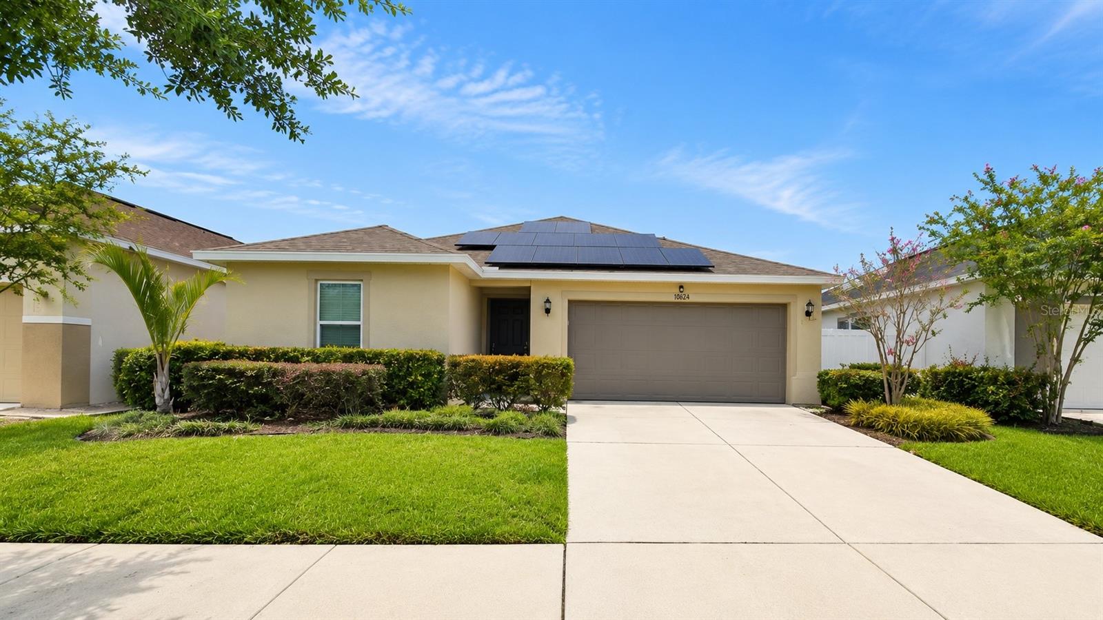 Single Family Residence in WIMAUMA, FL - Daniel Dourado