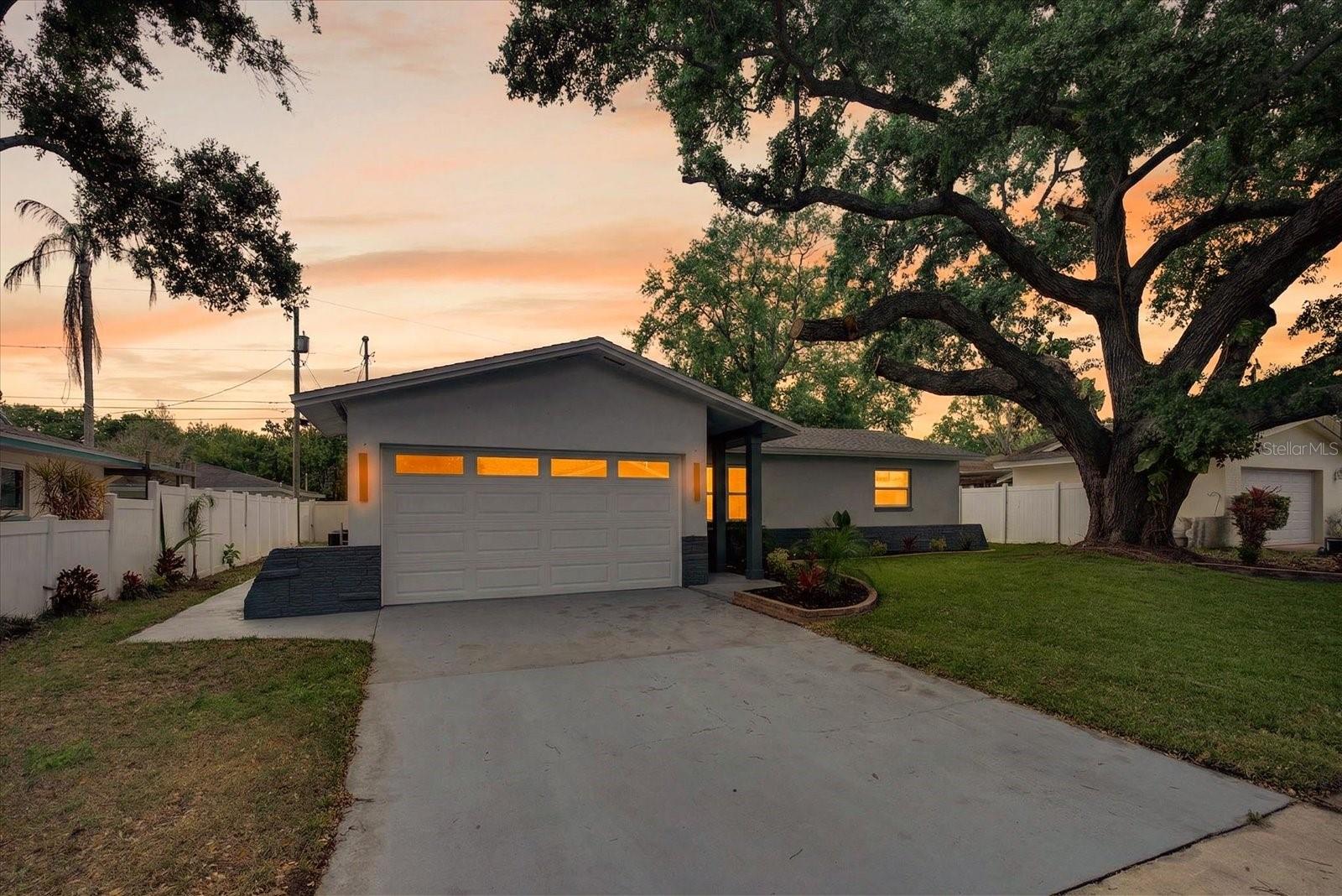 Single Family Residence in CLEARWATER, FL - Daniel Dourado