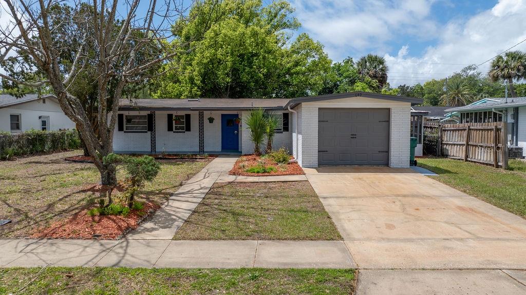 Single Family Residence in DAYTONA BEACH, FL - Daniel Dourado