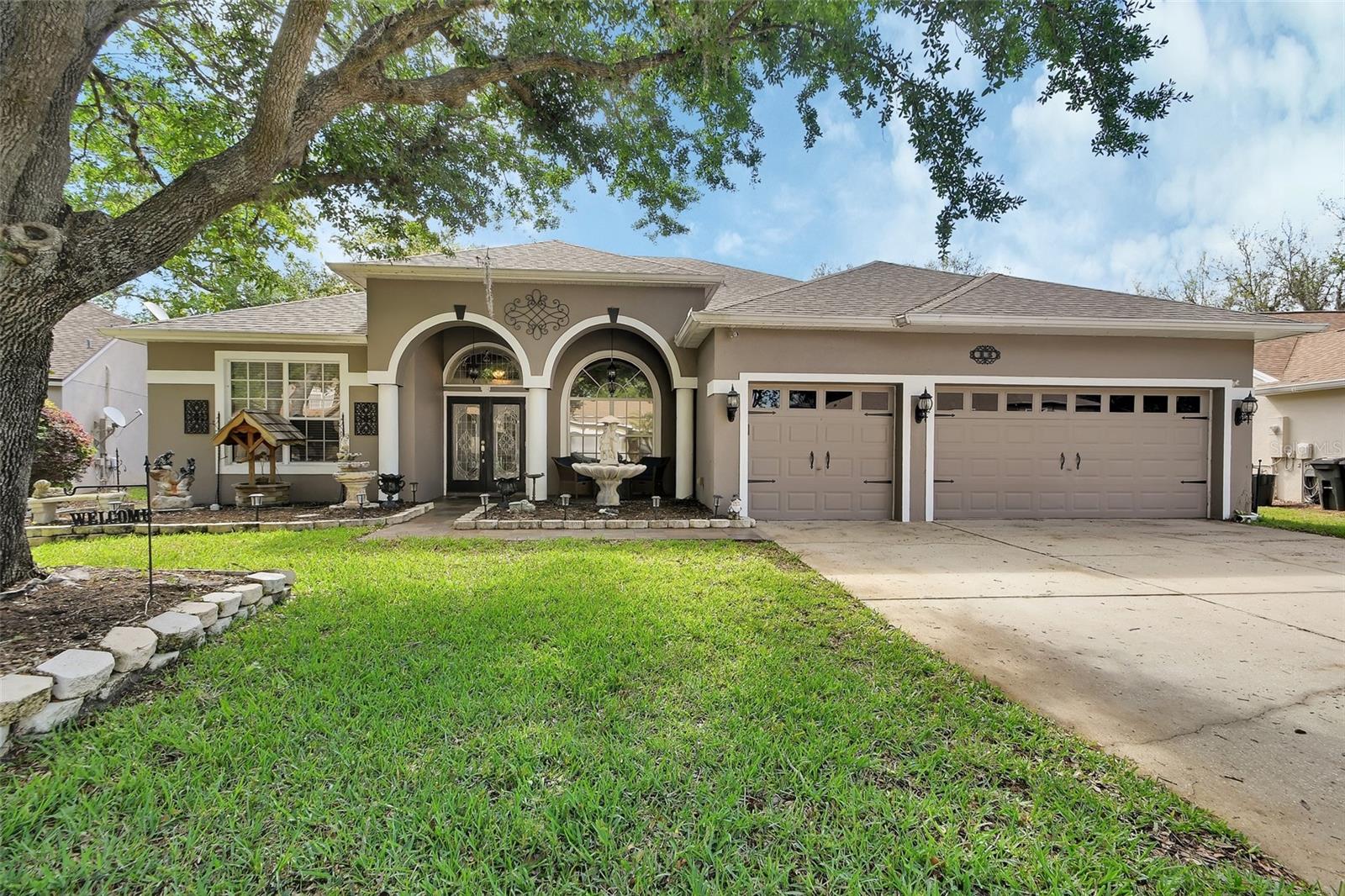 Single Family Residence in DEBARY, FL - Daniel Dourado