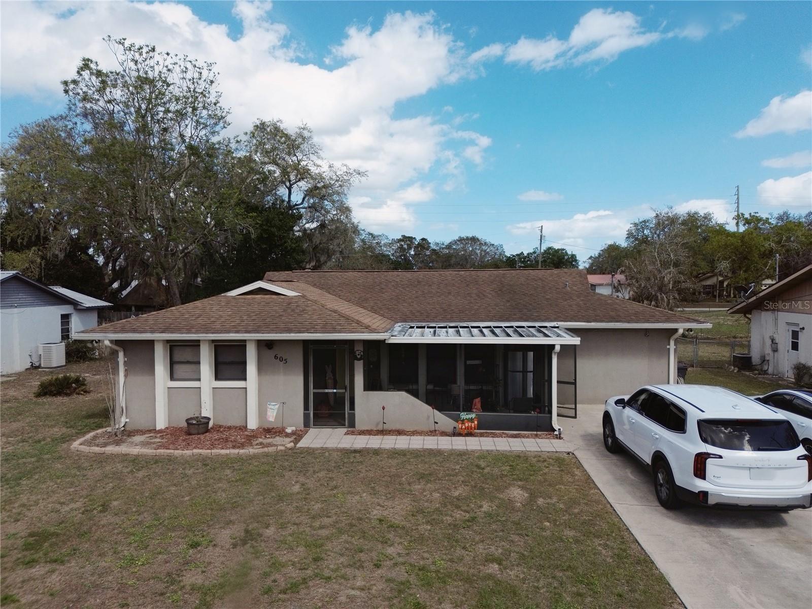 Single Family Residence in AVON PARK, FL - Daniel Dourado