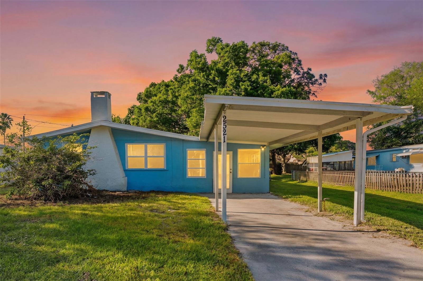 Single Family Residence in CLEARWATER, FL - Daniel Dourado