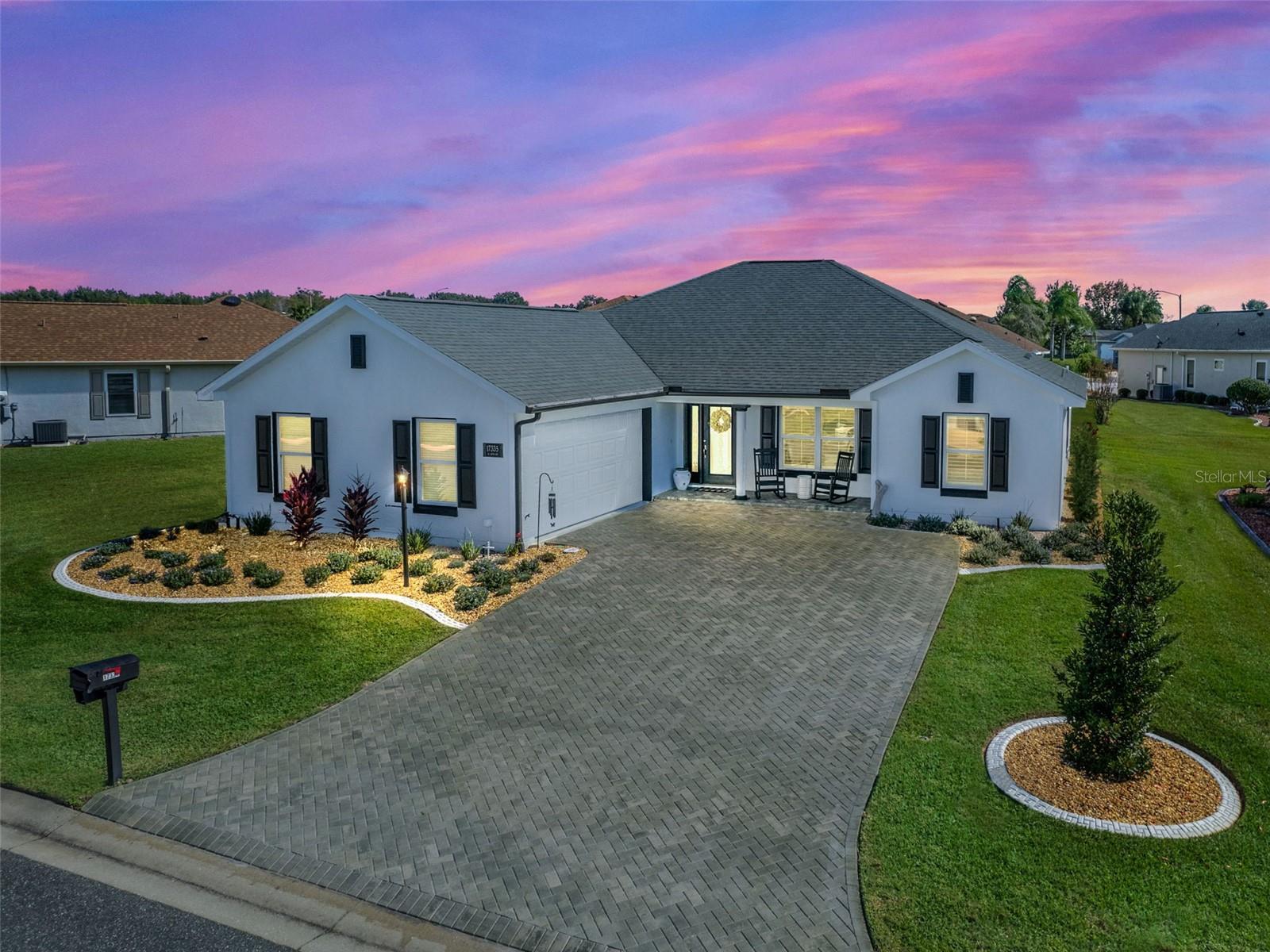 Single Family Residence in SUMMERFIELD, FL - Daniel Dourado