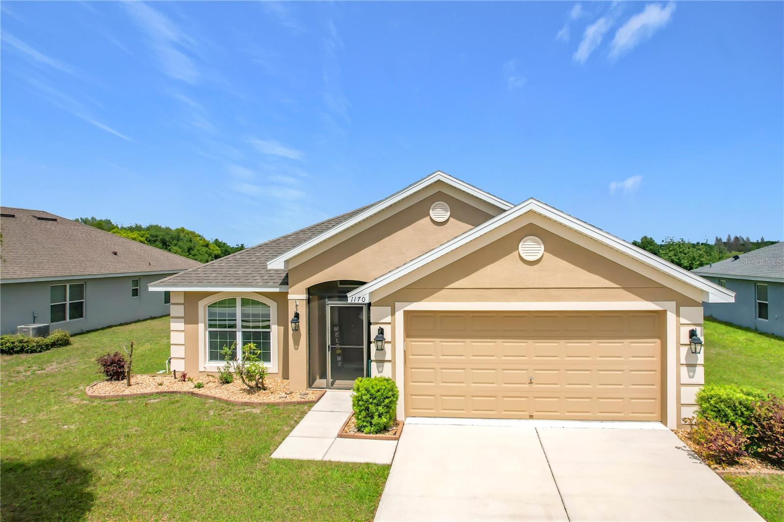 Single Family Residence in DUNDEE, FL - Daniel Dourado