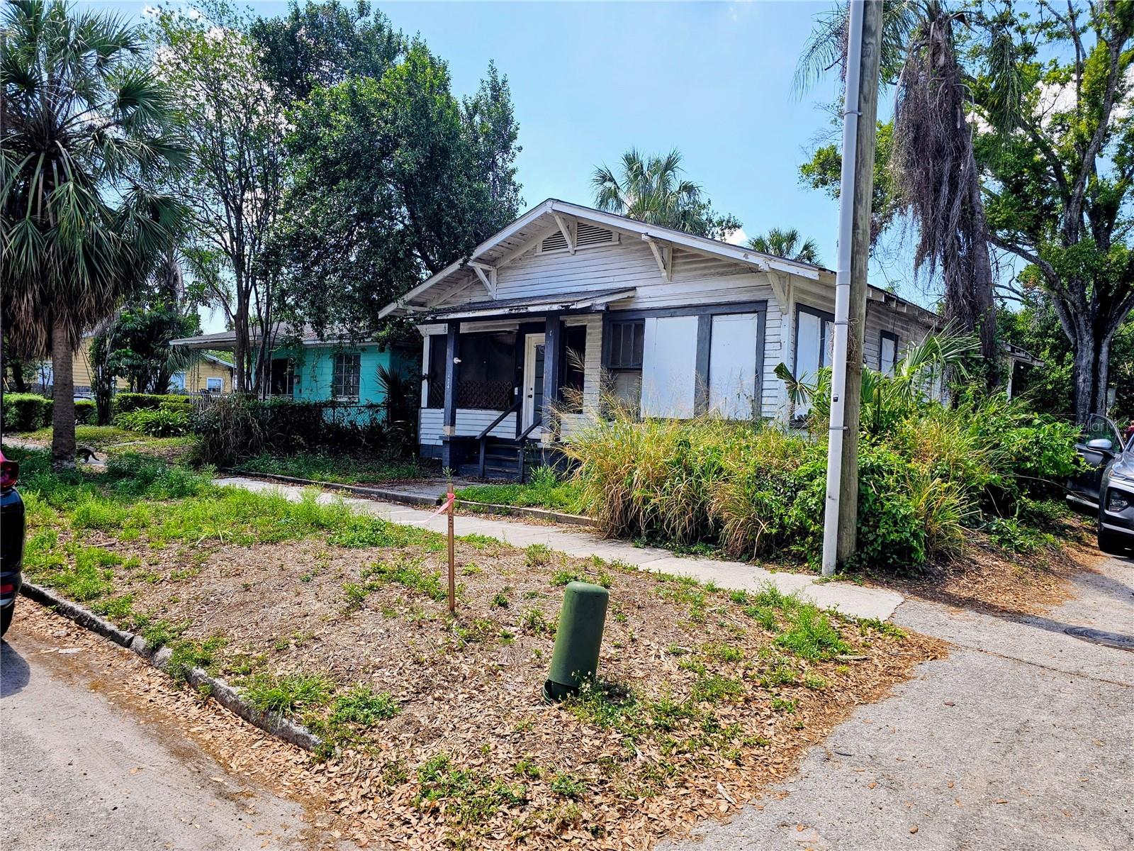 Single Family Residence in TAMPA, FL - Daniel Dourado