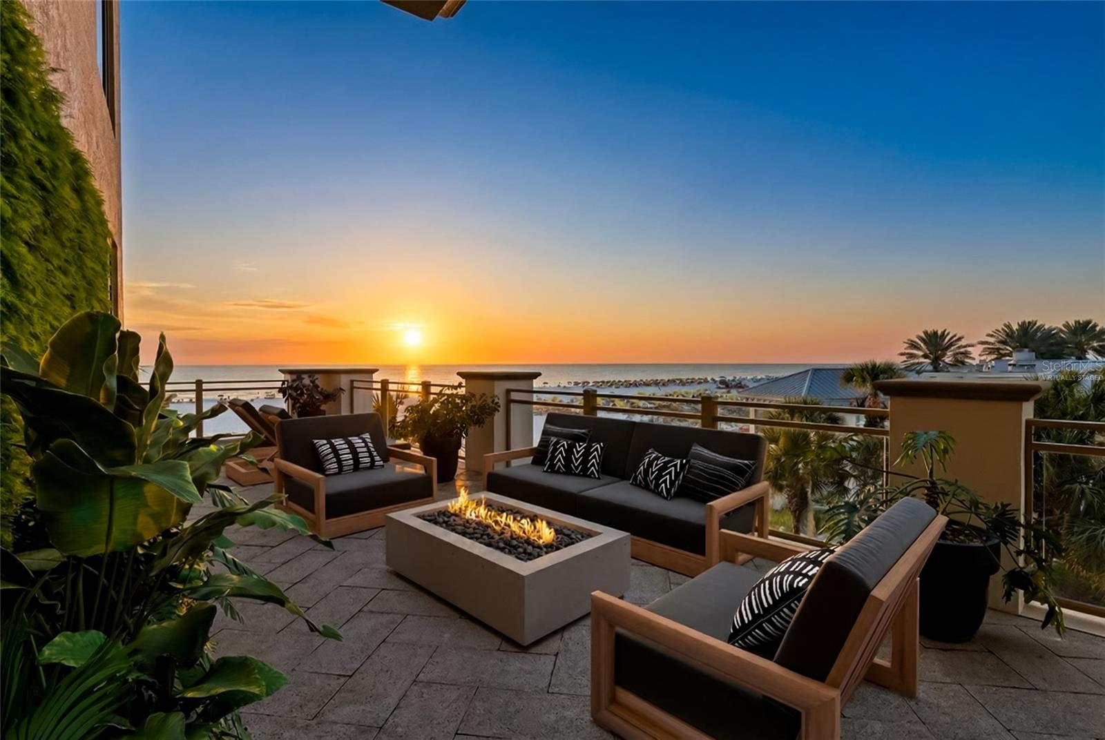 Condominium in CLEARWATER BEACH, FL - Daniel Dourado