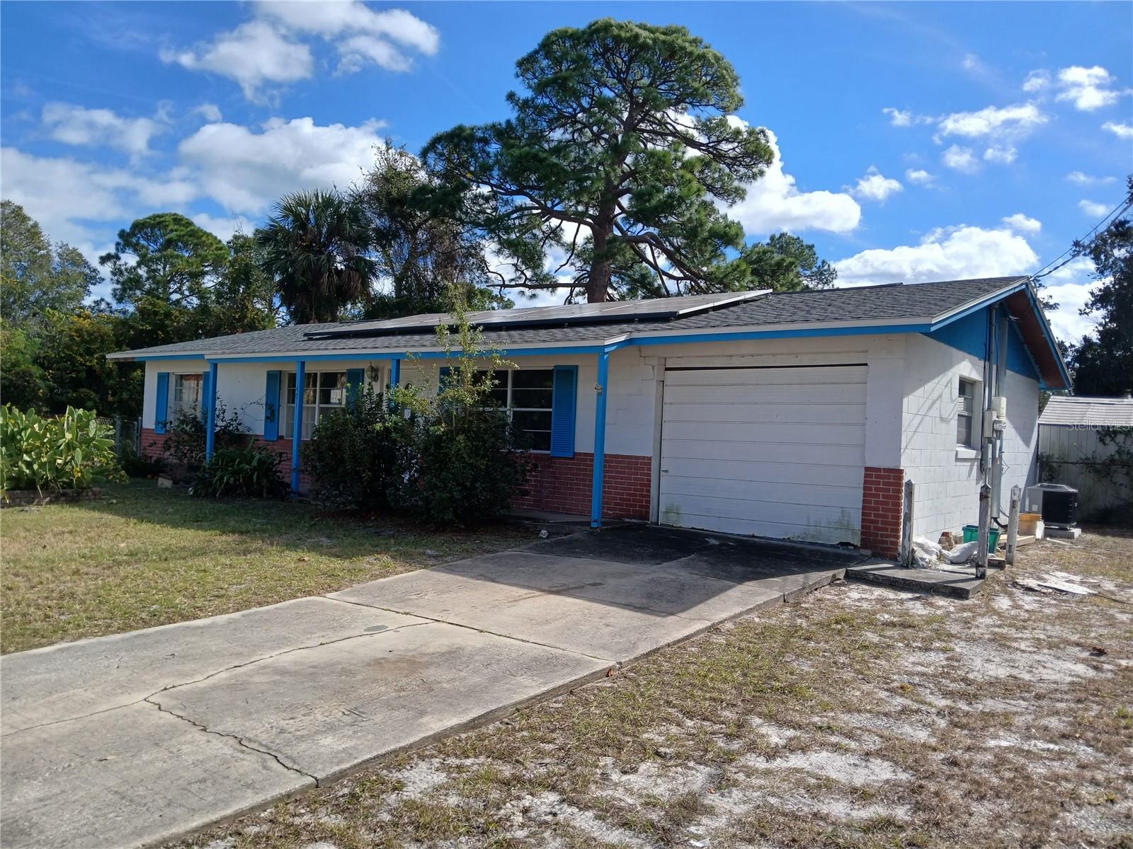 Single Family Residence em SOUTH DAYTONA, FL - Daniel Dourado