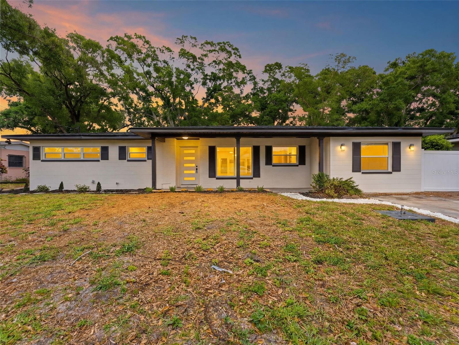Single Family Residence in TAMPA, FL - Daniel Dourado