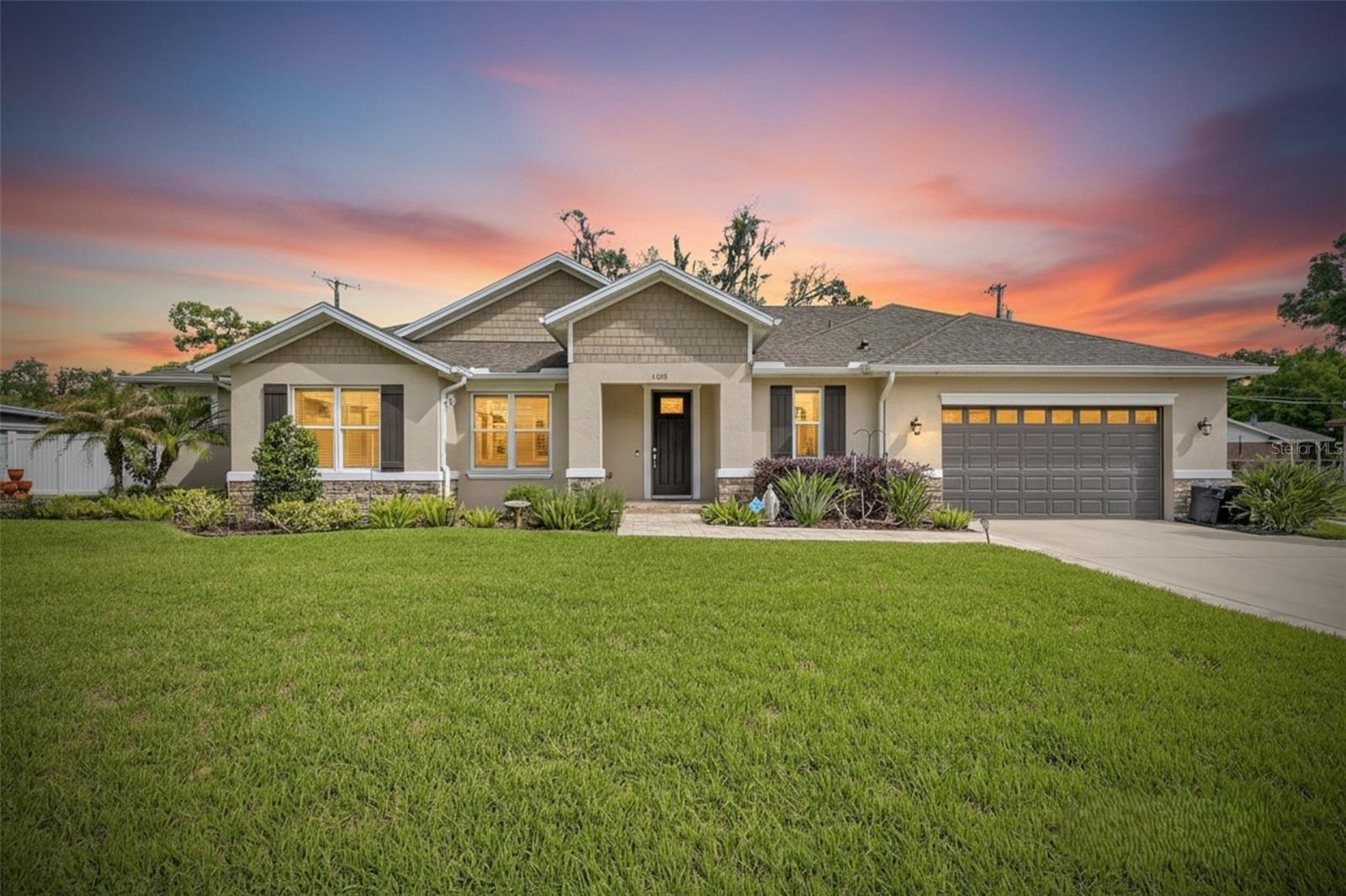 Single Family Residence in TEMPLE TERRACE, FL - Daniel Dourado