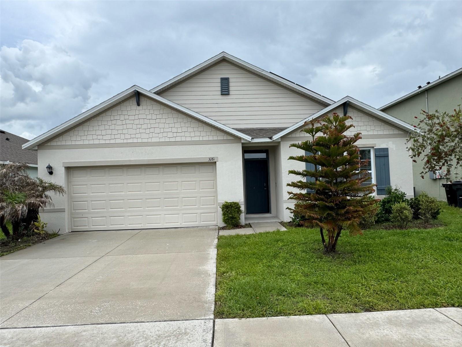 Single Family Residence in DAVENPORT, FL - Daniel Dourado