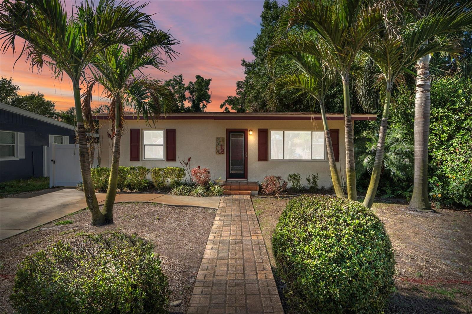 Single Family Residence em GULFPORT, FL - Daniel Dourado