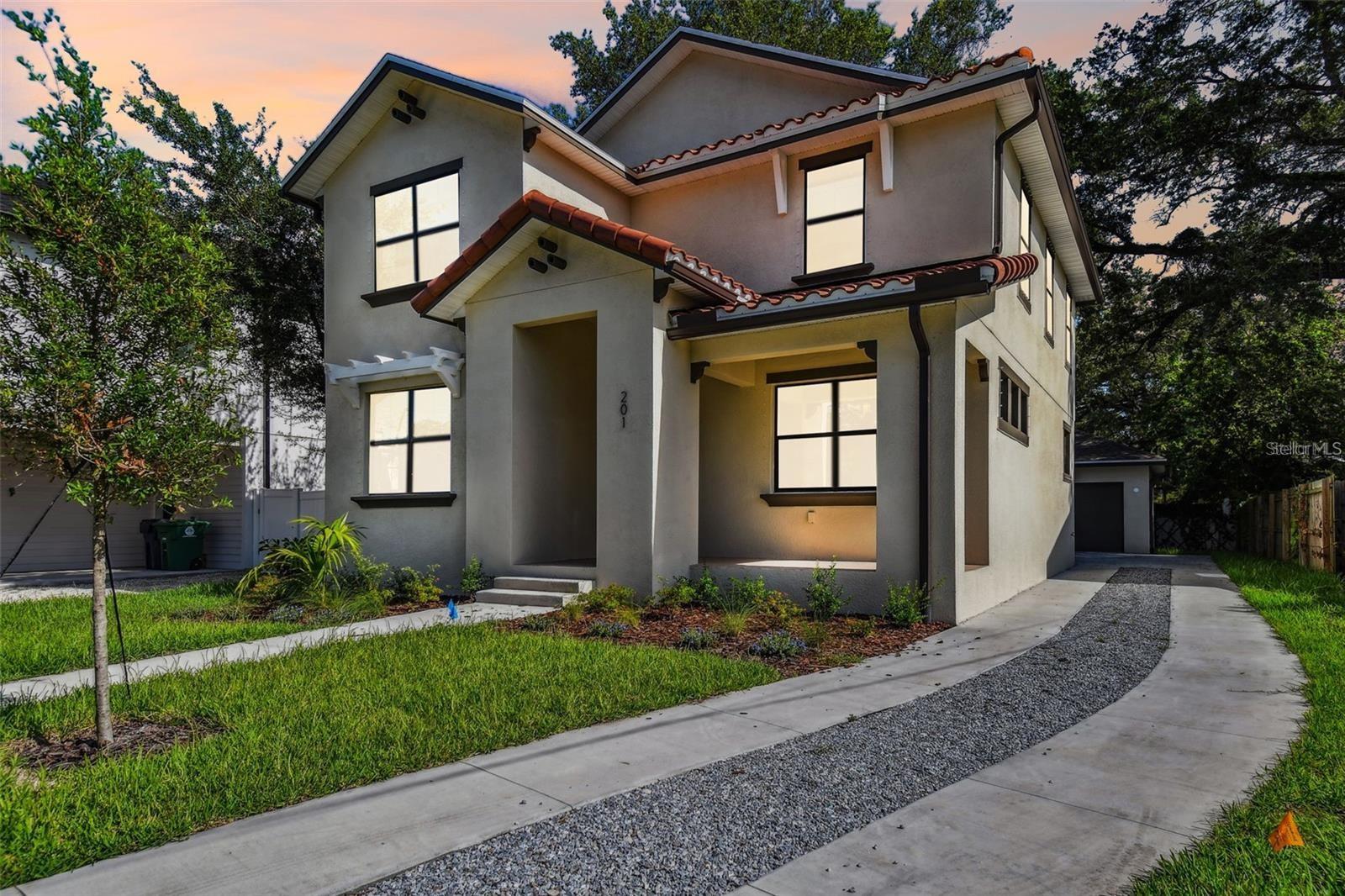 Single Family Residence em ST PETERSBURG, FL - Daniel Dourado