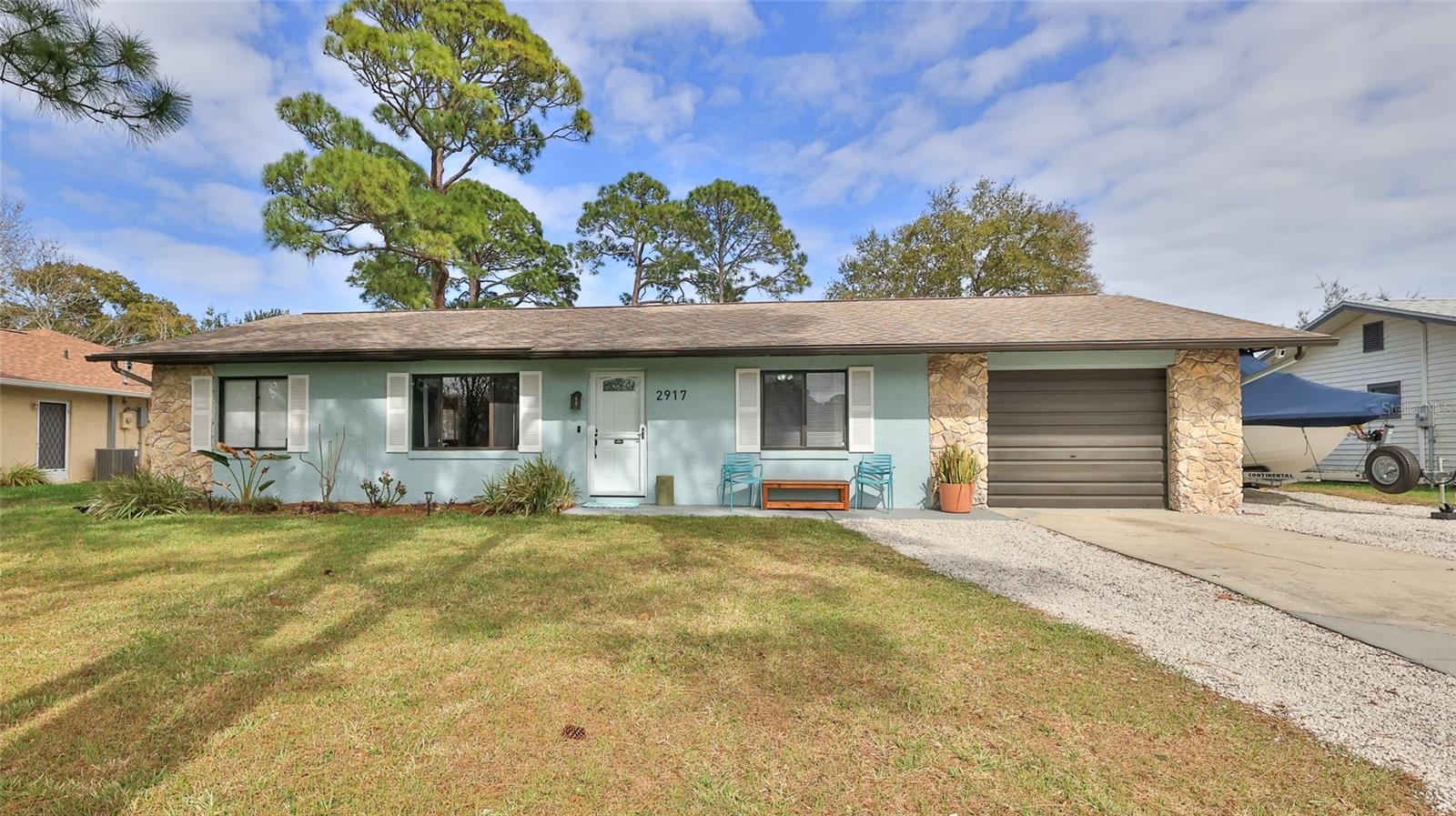 Single Family Residence in EDGEWATER, FL - Daniel Dourado