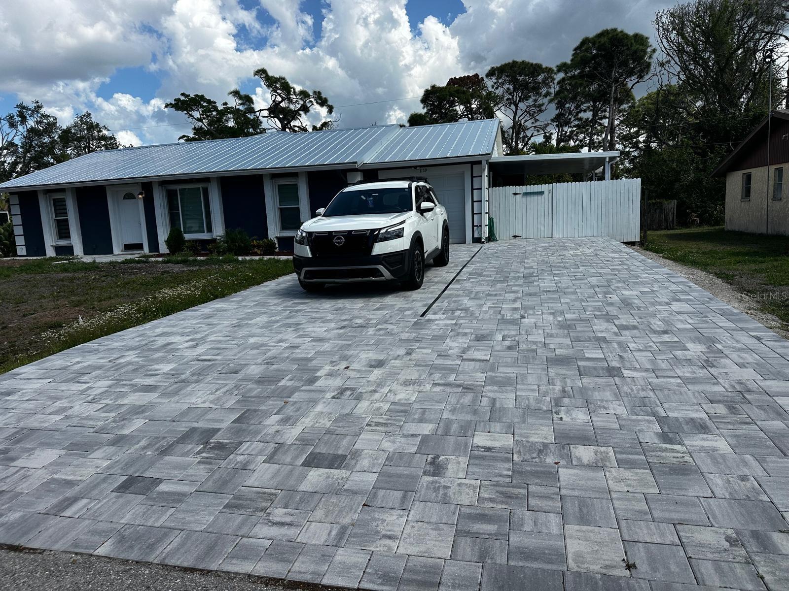 Single Family Residence in VENICE, FL - Daniel Dourado