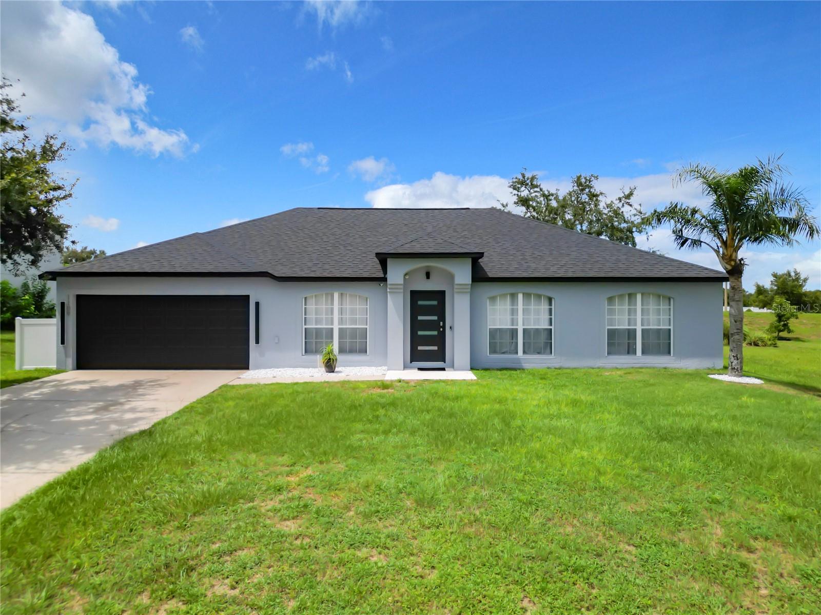 Single Family Residence in MASCOTTE, FL - Daniel Dourado