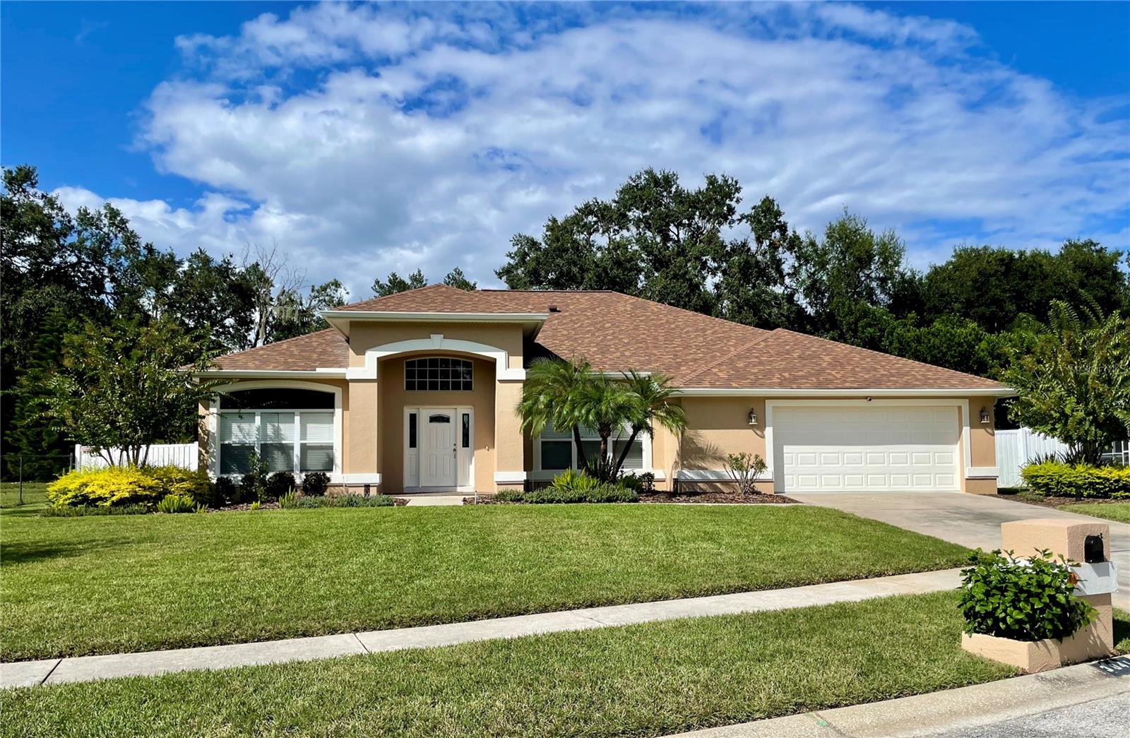 Single Family Residence em BRANDON, FL - Daniel Dourado