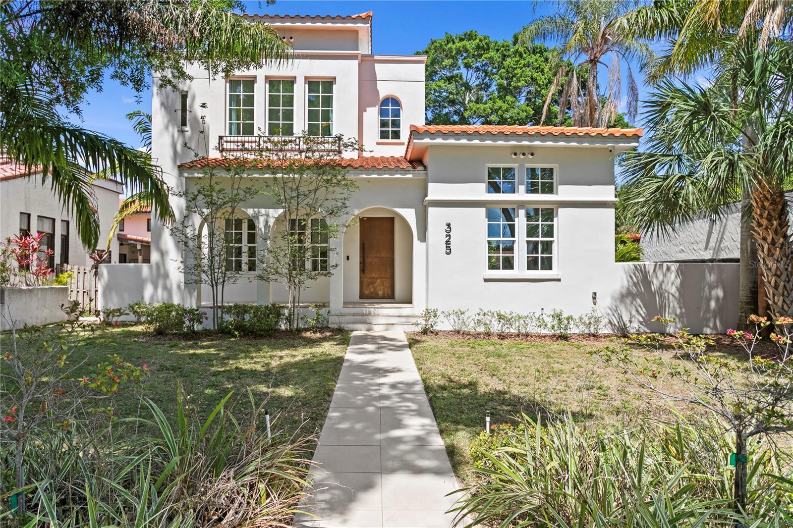Single Family Residence em ST PETERSBURG, FL - Daniel Dourado