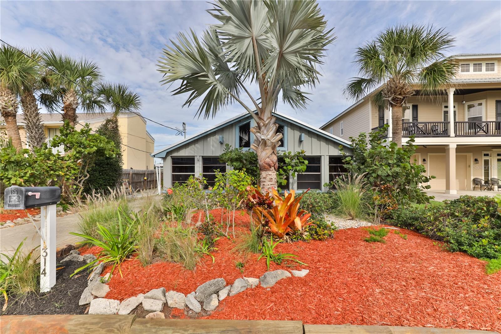 Single Family Residence in NEW SMYRNA BEACH, FL - Daniel Dourado