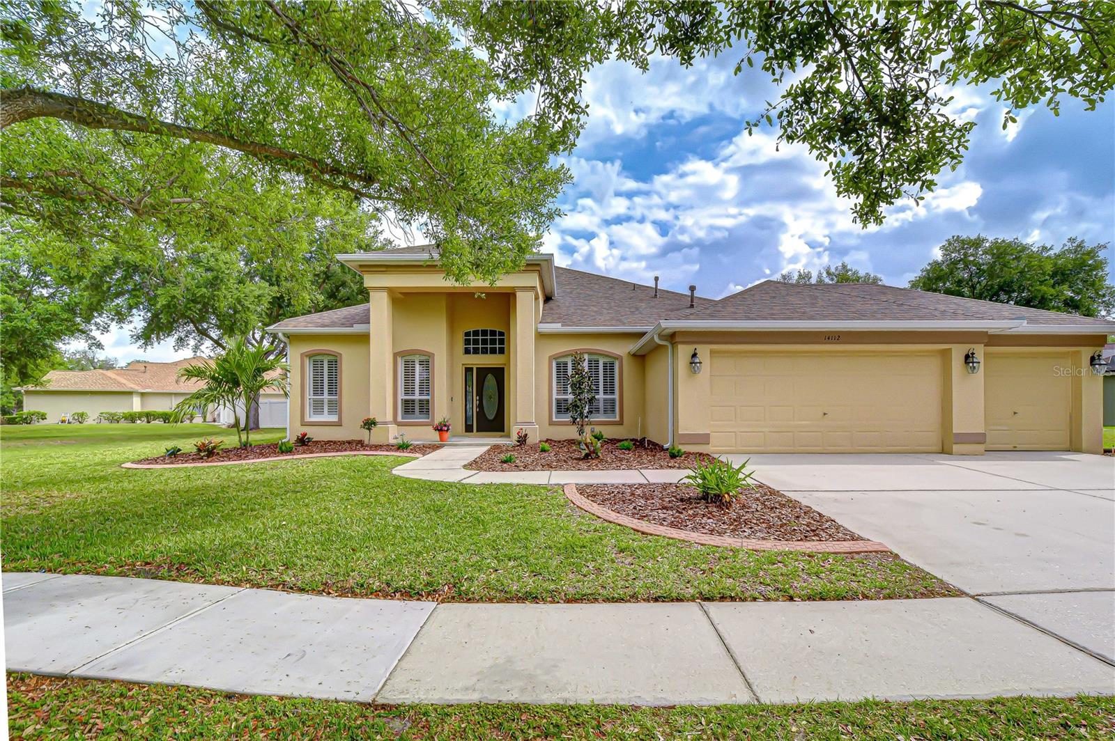 Single Family Residence in RIVERVIEW, FL - Daniel Dourado