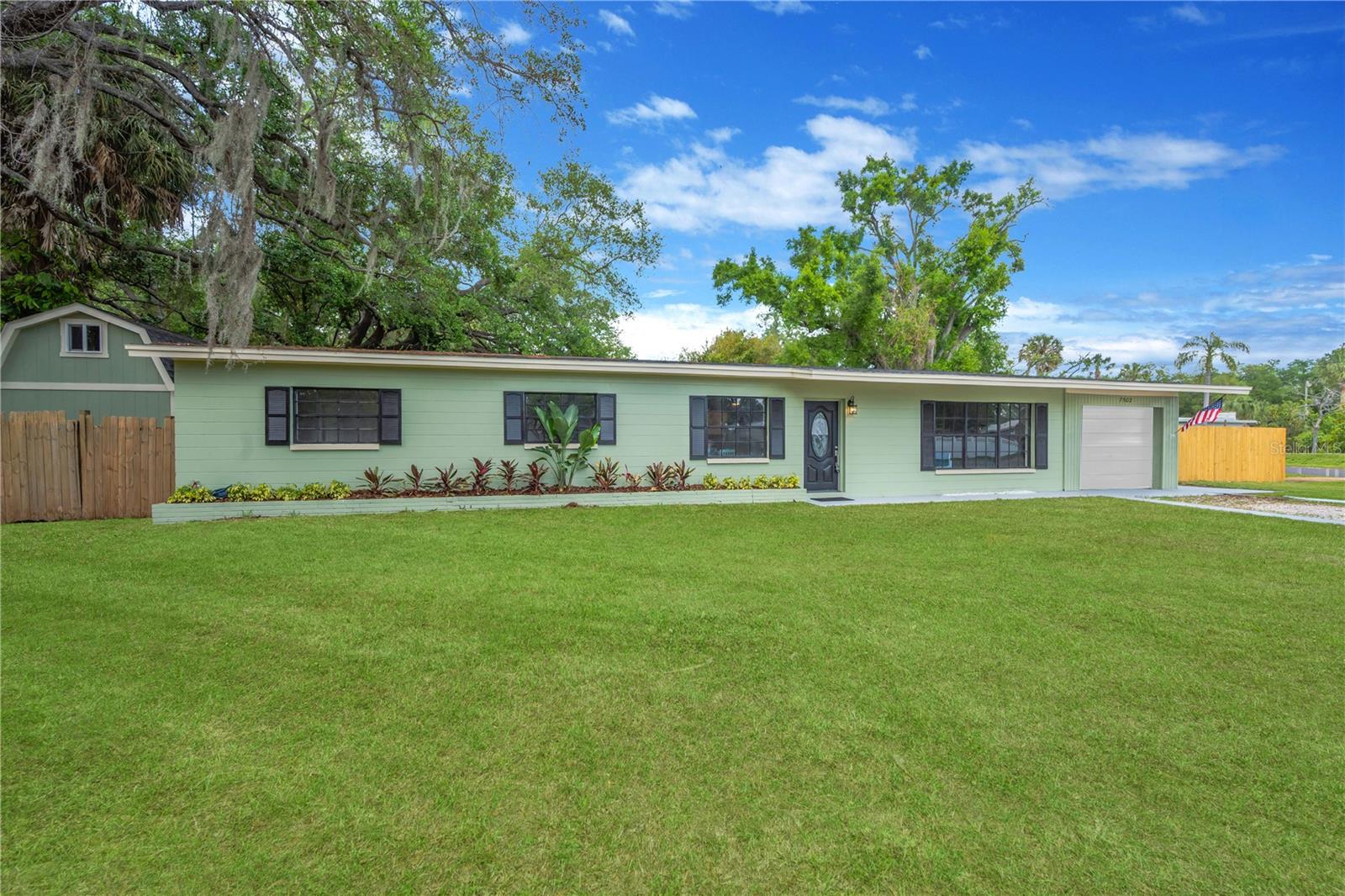 Single Family Residence in RIVERVIEW, FL - Daniel Dourado