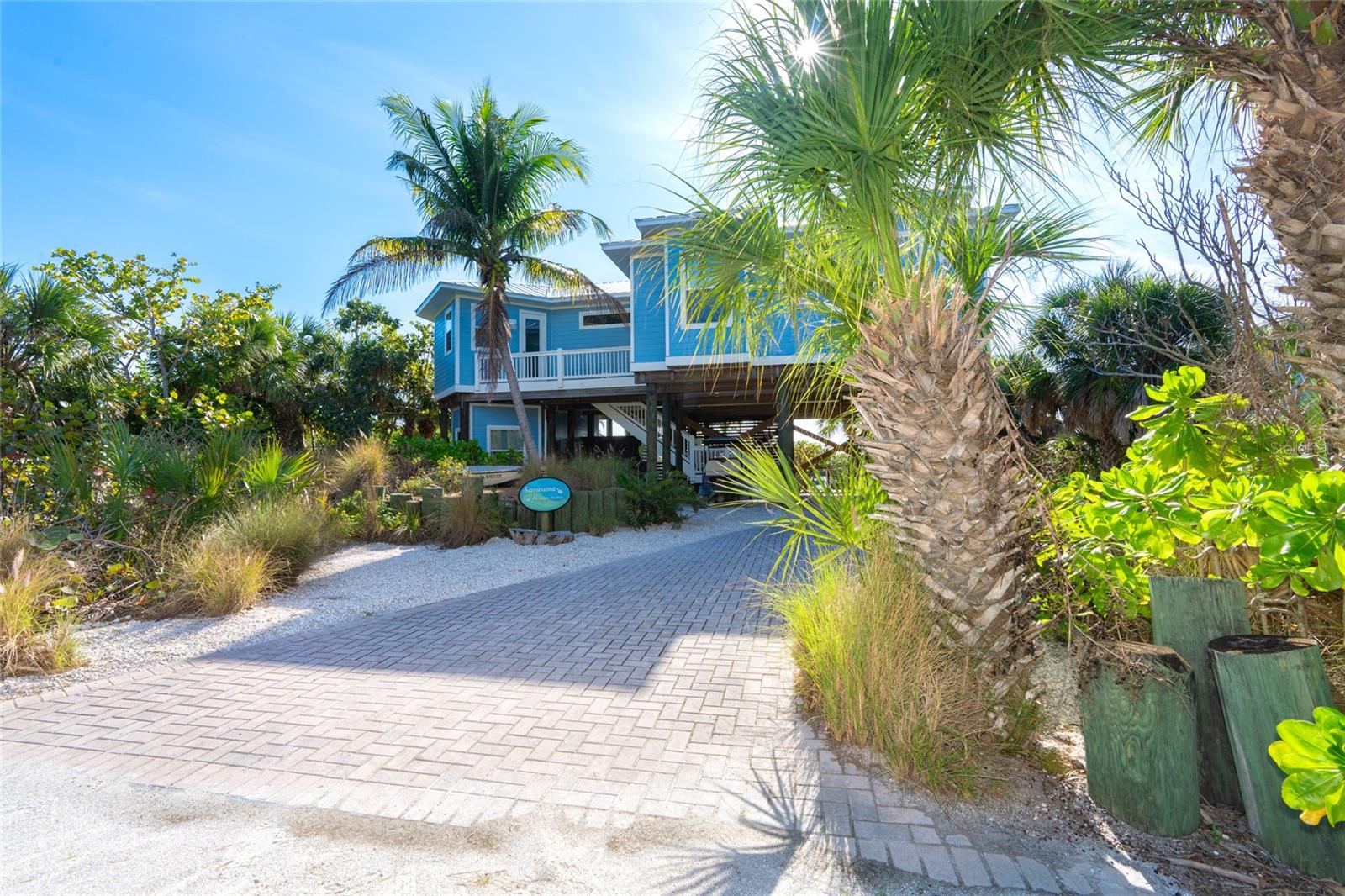 Single Family Residence in PLACIDA, FL - Daniel Dourado