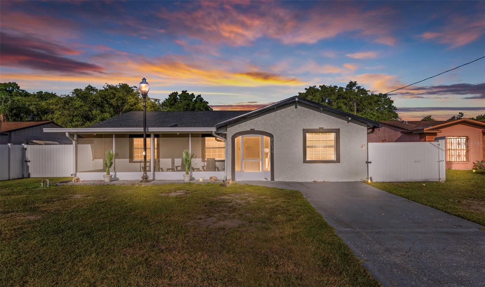 Single Family Residence in TAMPA, FL - Daniel Dourado