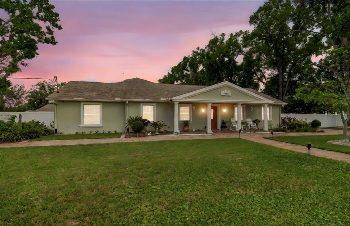 Single Family Residence in TAMPA, FL - Daniel Dourado