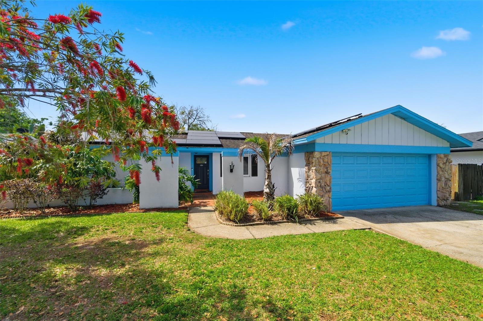 Single Family Residence in PALM HARBOR, FL - Daniel Dourado