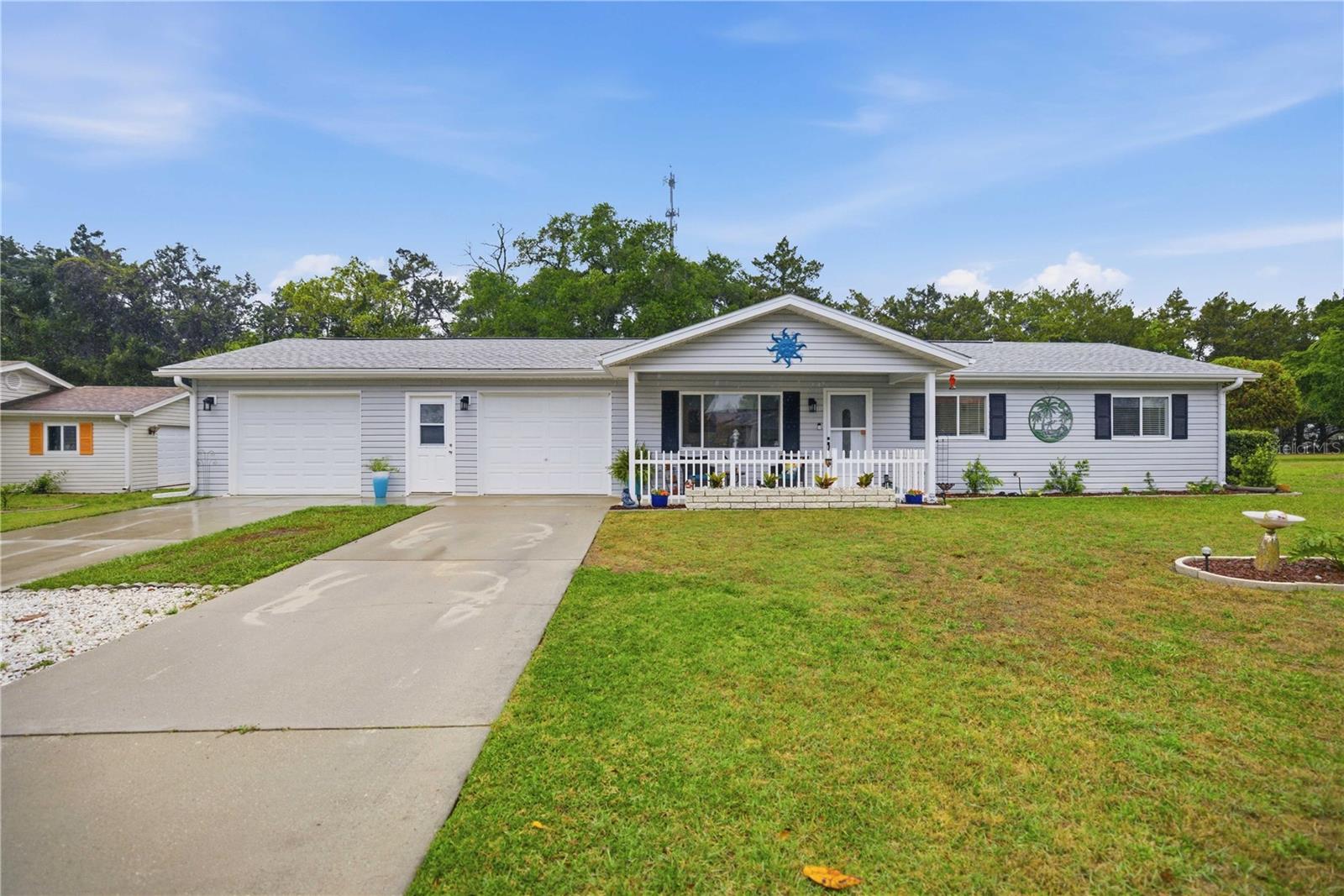 Single Family Residence in SUMMERFIELD, FL - Daniel Dourado