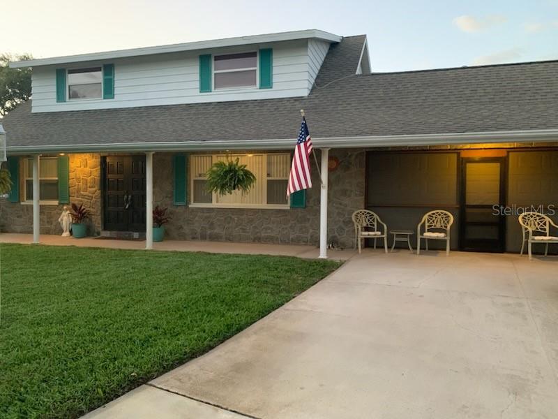 Single Family Residence in SEMINOLE, FL - Daniel Dourado