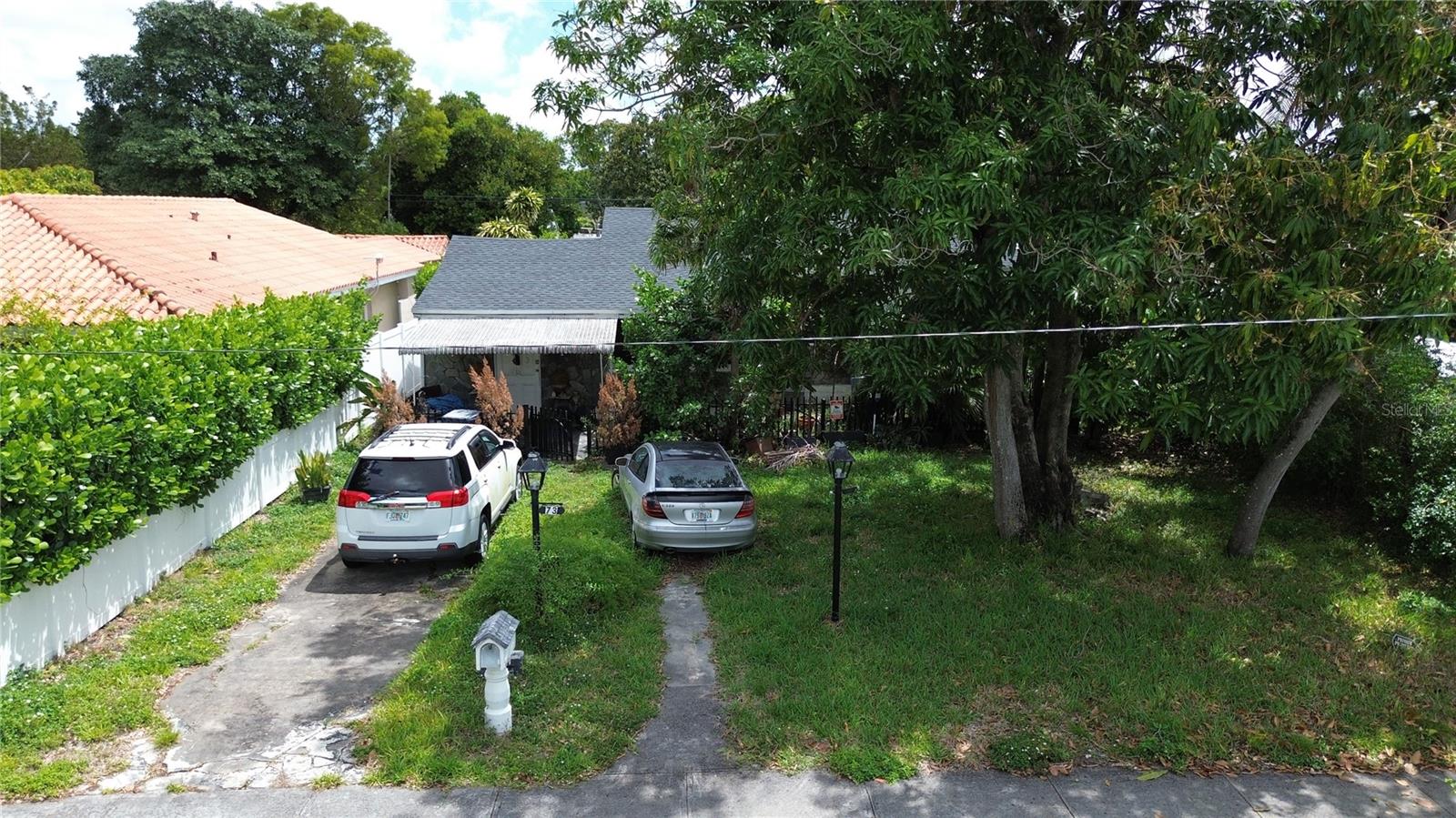 Single Family Residence in MIAMI SPRINGS, FL - Daniel Dourado