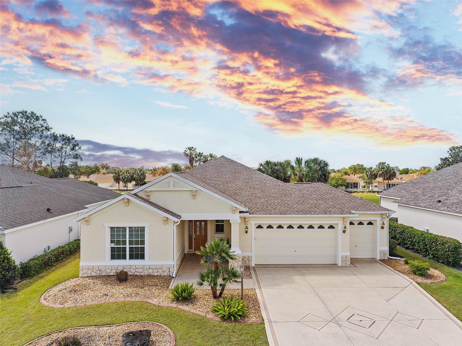 Single Family Residence in THE VILLAGES, FL - Daniel Dourado