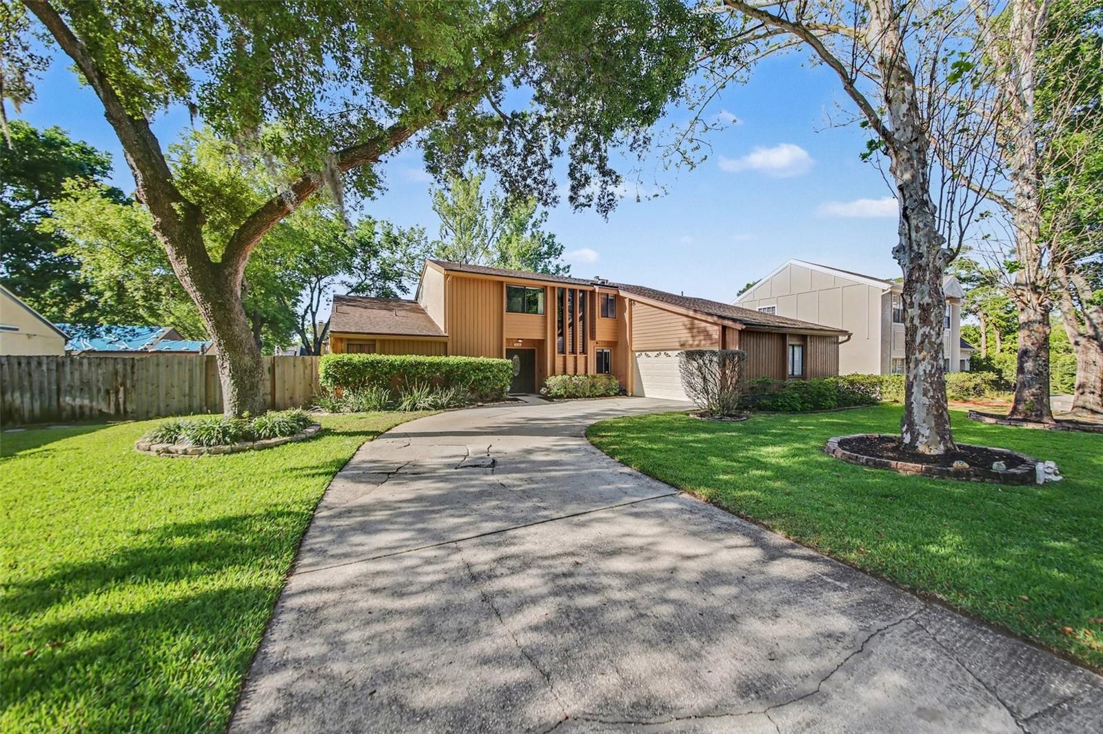 Single Family Residence in APOPKA, FL - Daniel Dourado