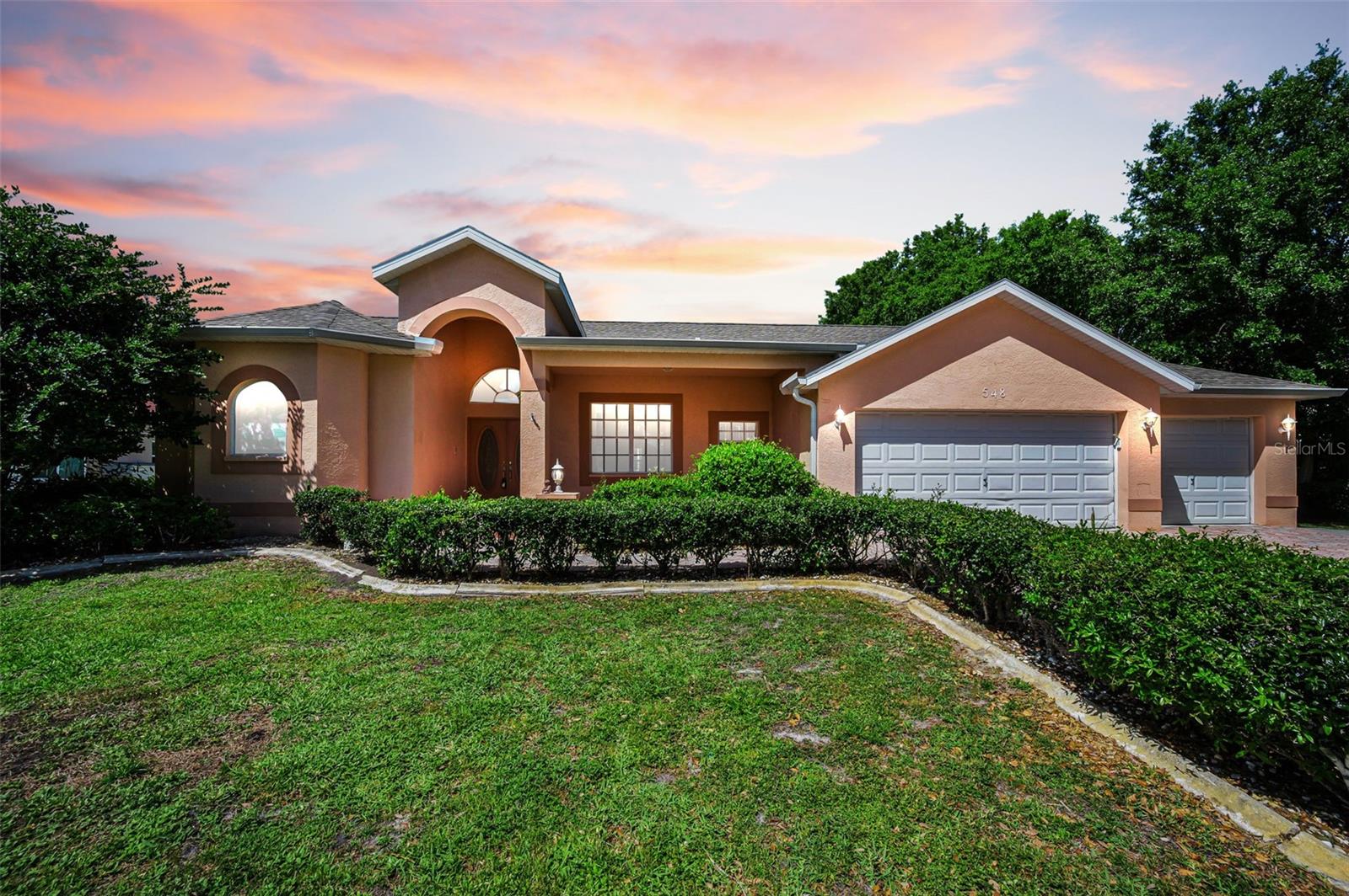 Single Family Residence em TARPON SPRINGS, FL - Daniel Dourado